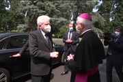 2 giugno, Mattarella deposita una corona di fiori al cimitero di Codogno