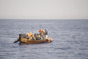 Lampedusa, due bimbi e un uomo morti di stenti su un barcone
