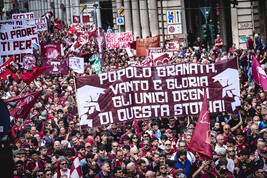 A Torino oltre 20mila in corteo nel 76/o anniversario della tragedia di Superga