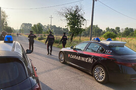 Carabinieri nei pressi della discoteca