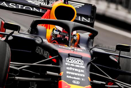 F1: Gp Messico, Verstappen in pole. 2/a la Ferrari di Leclerc © EPA
