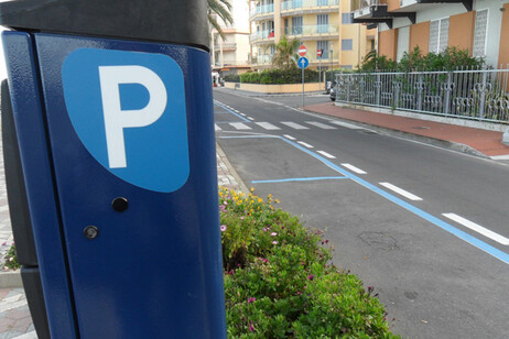 Sosta in strisce blu gratis per volontari con disabili e malati in Piemonte
