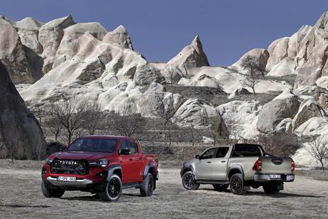 Hilux, il pick-up Toyota ora è Hybrid 48 V e GR Sport II