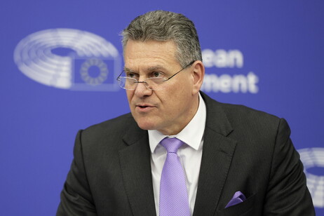 Sefcovic: "Summit Unione europea-Gran Bretagna tappa chiave dopo la Brexit, cooperiamo"