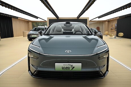 Toyota amplia la gamma delle elettriche per la Cina con la bZ7