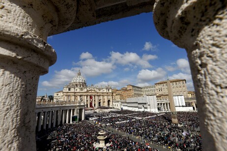 Attese 200 delegazioni alla cerimonia di insediamento del Papa
