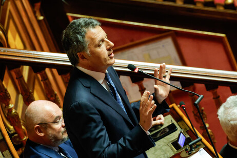 Botta e risposta Meloni-Renzi al Senato