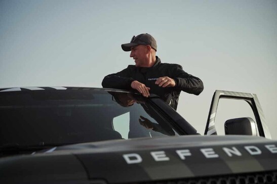 Defender Dakar D7X-R, test in Marocco con Peterhansel