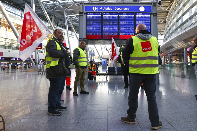 24-hour strike at several airports in Germany