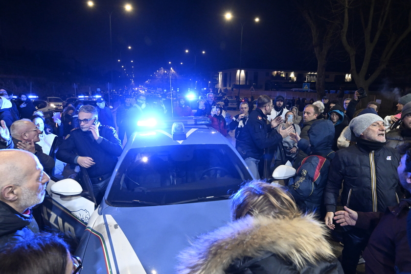 Panico a Napoli per terremoto 4.4, tanti in strada