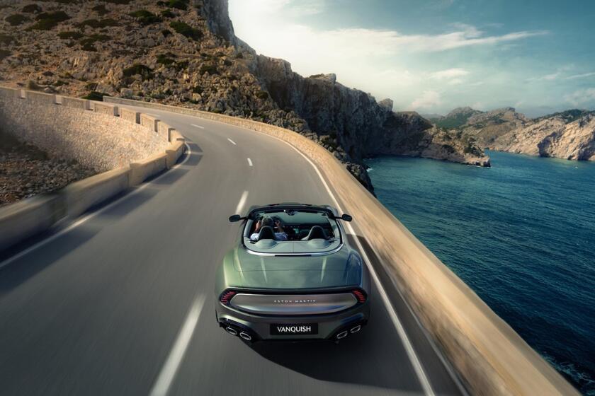 Nuova Aston Martin Vanquish Volante