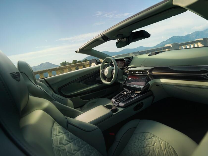 Nuova Aston Martin Vanquish Volante
