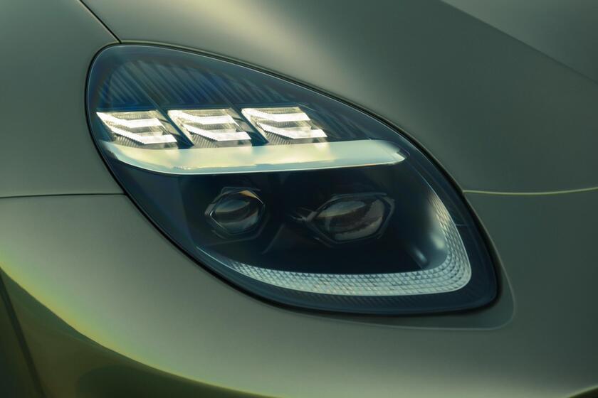 Nuova Aston Martin Vanquish Volante