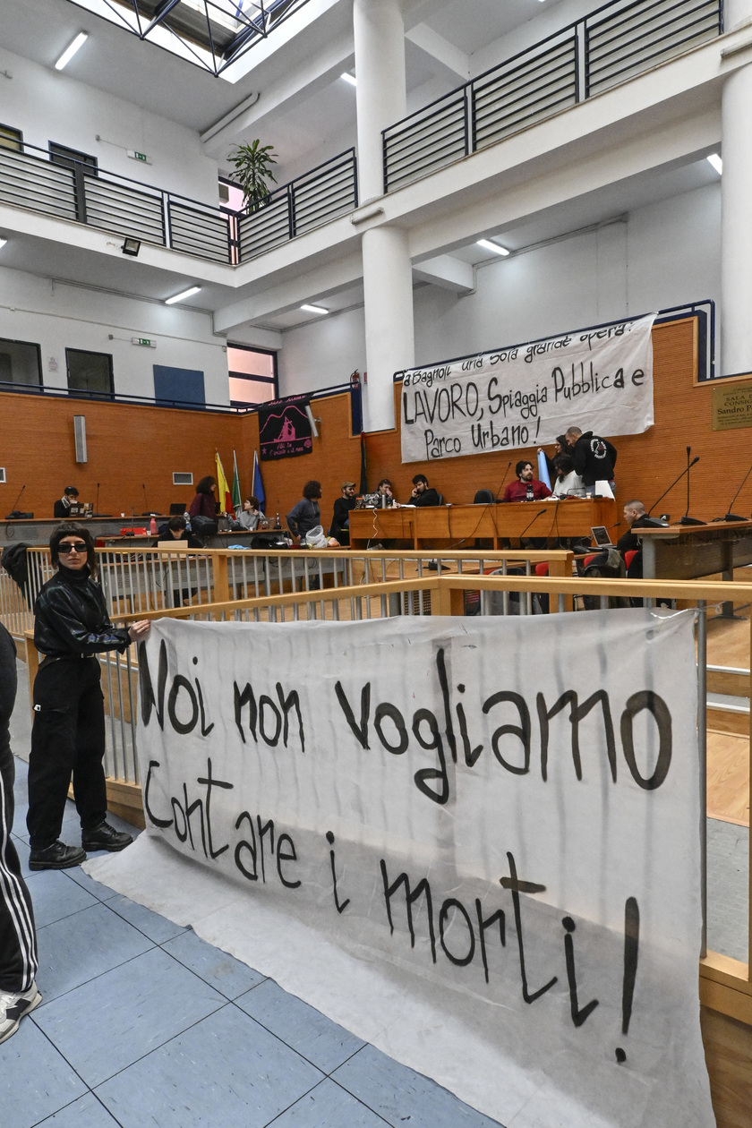 Municipalità Bagnoli occupata, incontri pubblici per crisi sisma