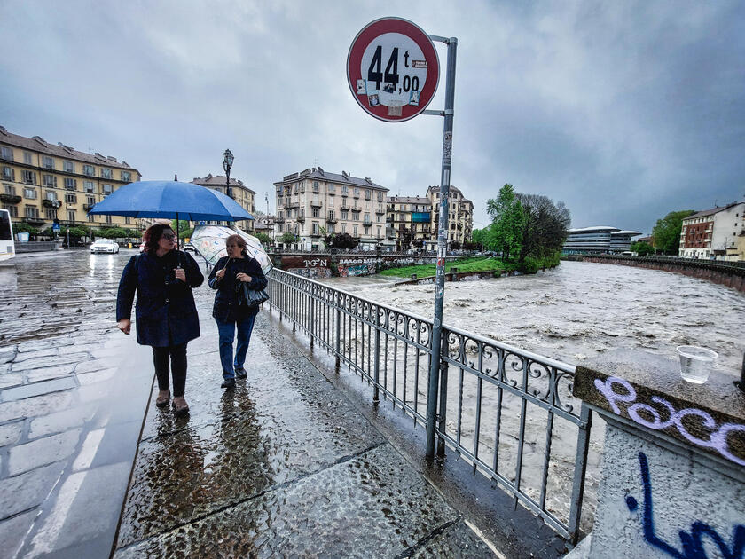 Maltempo in Piemonte, in 100 Comuni rischio rosso per i fiumi