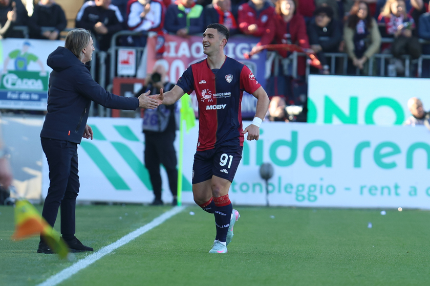 Soccer : Cagliari Vs Fiorentina
