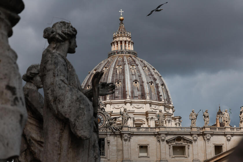 Al via la seconda giornata di conclave, 4 voti, 2 fumate