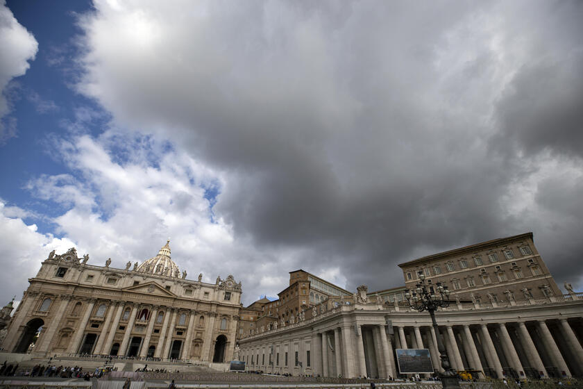 Al via la seconda giornata di conclave, 4 voti, 2 fumate