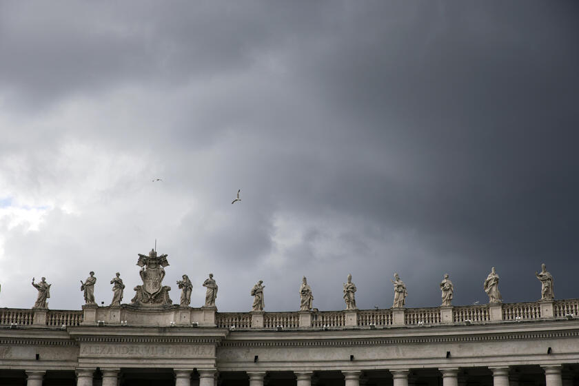 Al via la seconda giornata di conclave, 4 voti, 2 fumate