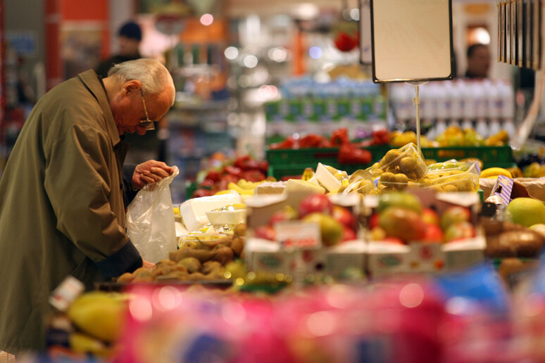 - RIPRODUZIONE RISERVATA