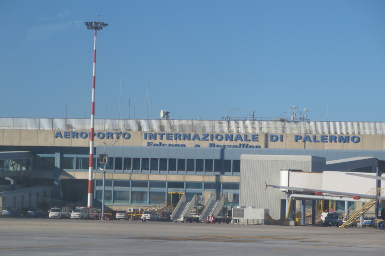 - RIPRODUZIONE RISERVATA