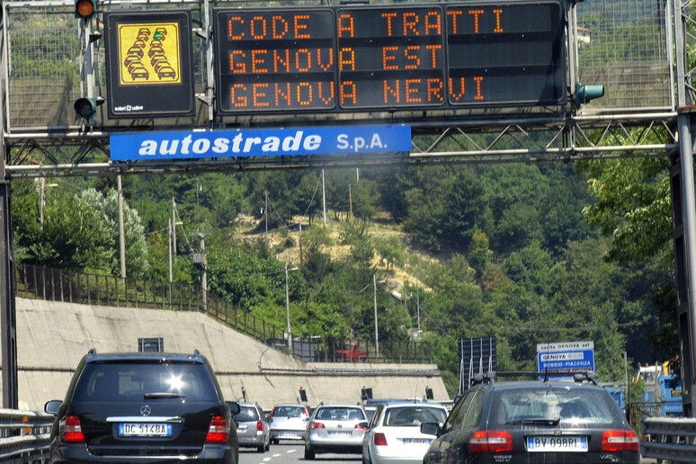 - RIPRODUZIONE RISERVATA