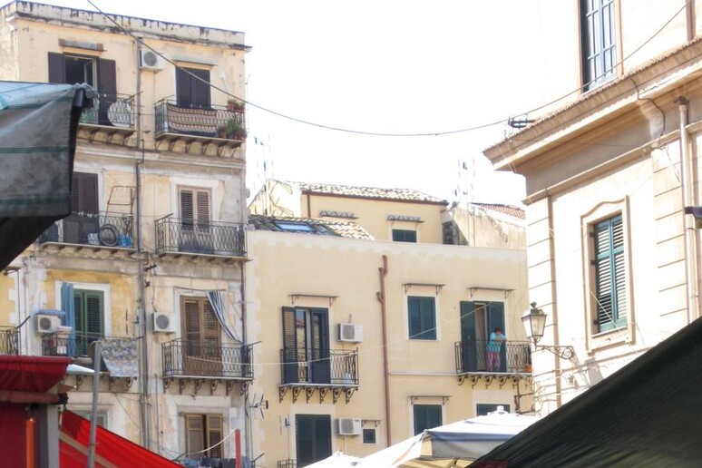 - RIPRODUZIONE RISERVATA
