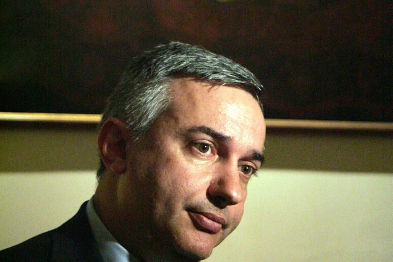 - RIPRODUZIONE RISERVATA