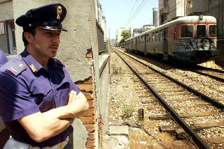 - RIPRODUZIONE RISERVATA