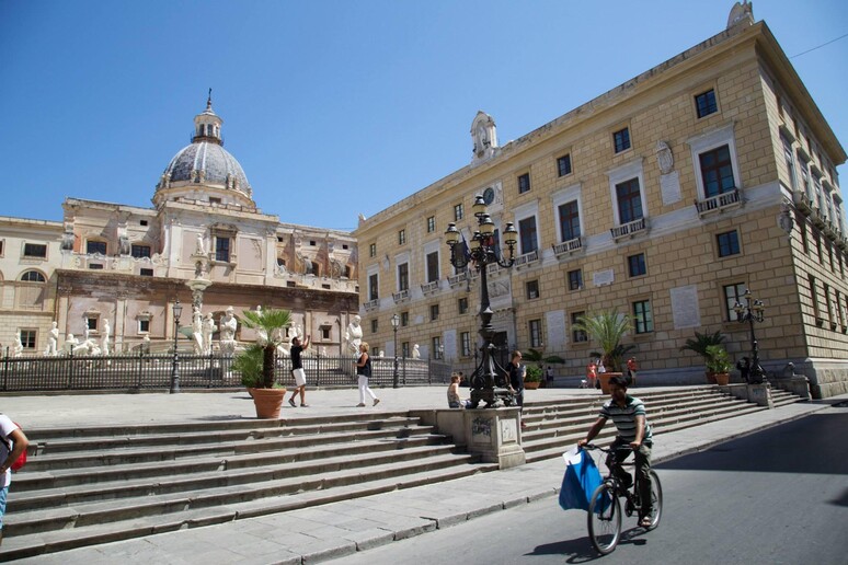 - RIPRODUZIONE RISERVATA