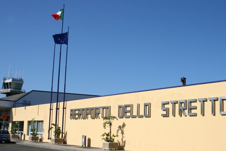 - RIPRODUZIONE RISERVATA