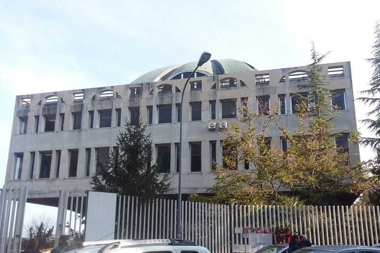 - RIPRODUZIONE RISERVATA
