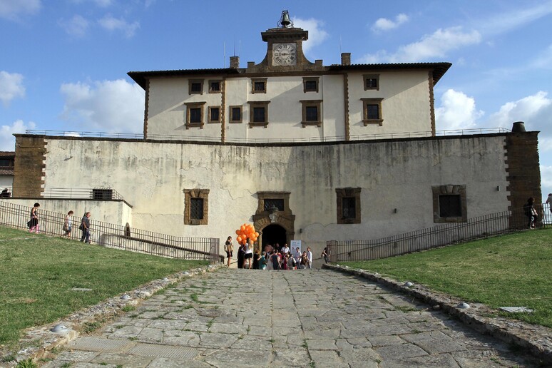 - RIPRODUZIONE RISERVATA