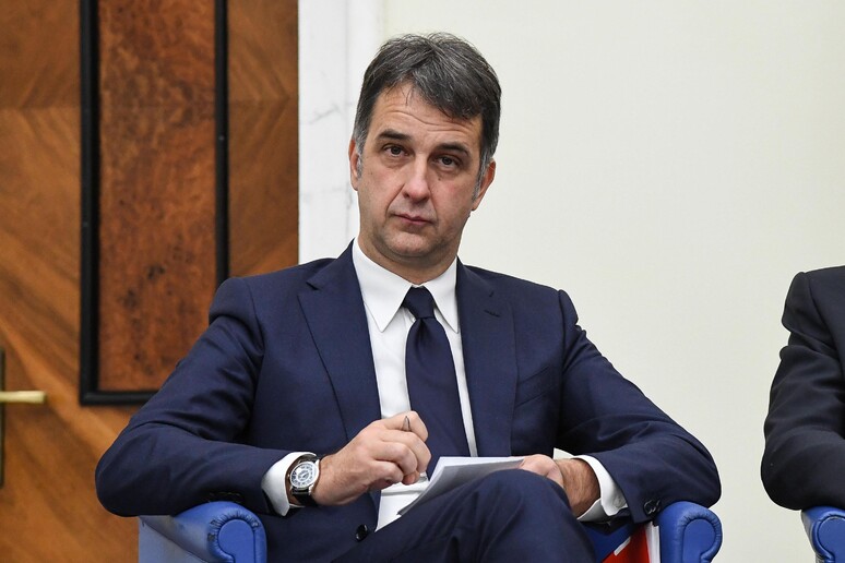 - RIPRODUZIONE RISERVATA