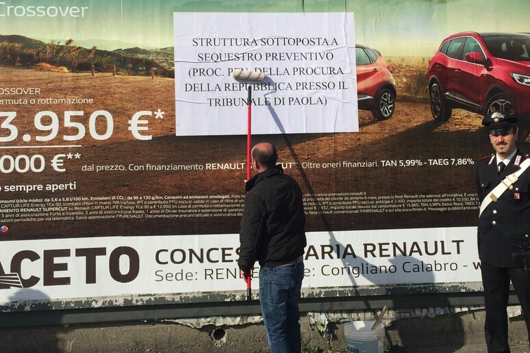 - RIPRODUZIONE RISERVATA