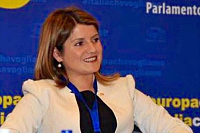 - RIPRODUZIONE RISERVATA