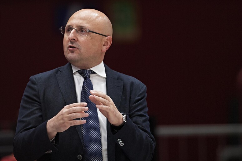 - RIPRODUZIONE RISERVATA