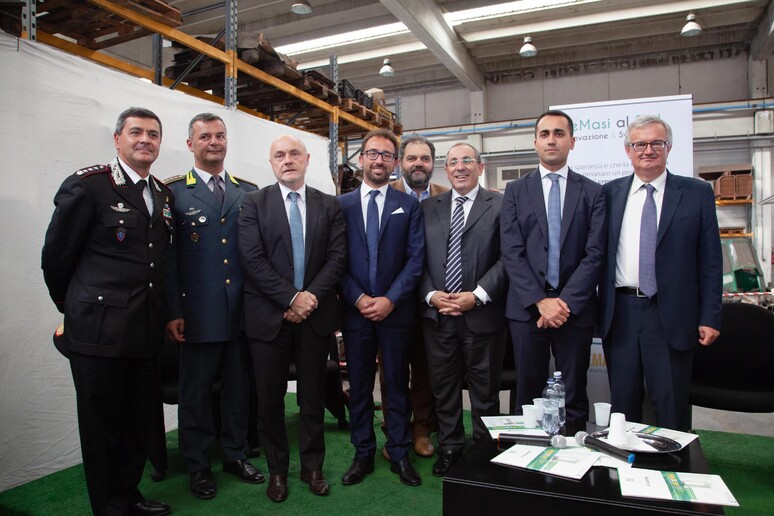 - RIPRODUZIONE RISERVATA