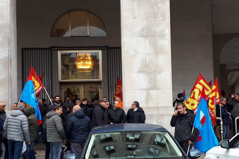 - RIPRODUZIONE RISERVATA