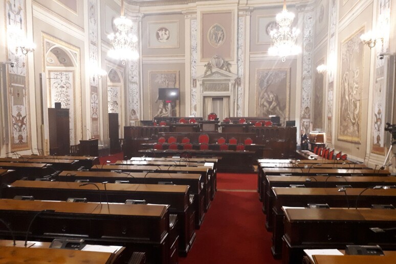 - RIPRODUZIONE RISERVATA