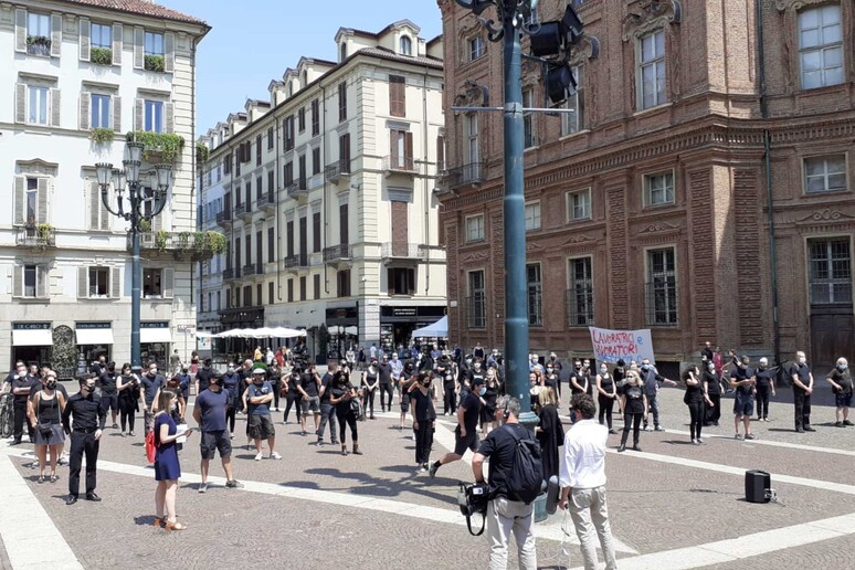 - RIPRODUZIONE RISERVATA