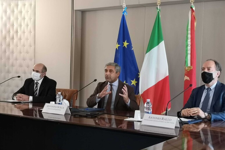 - RIPRODUZIONE RISERVATA