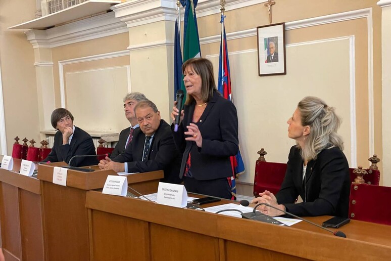 - RIPRODUZIONE RISERVATA