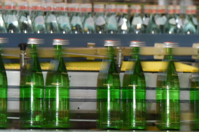 - RIPRODUZIONE RISERVATA