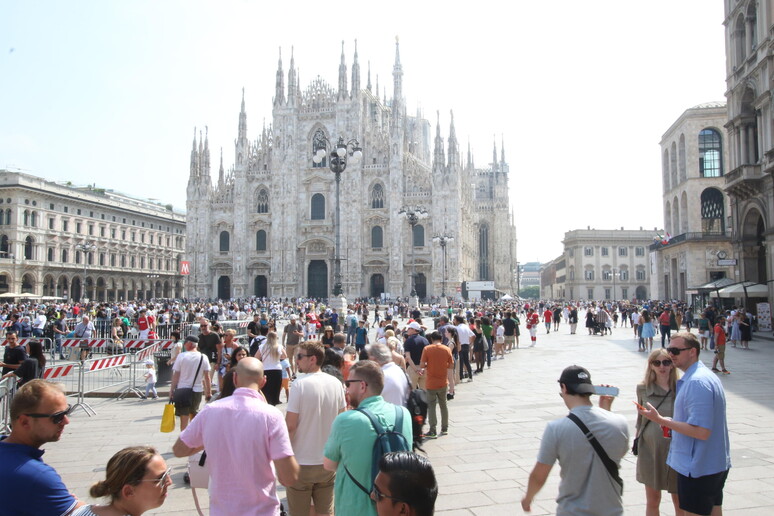 - RIPRODUZIONE RISERVATA