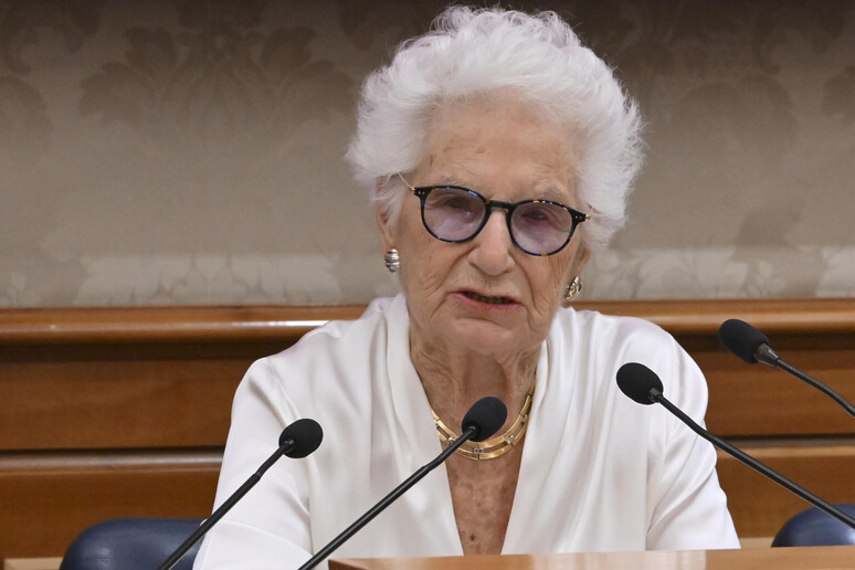 - RIPRODUZIONE RISERVATA