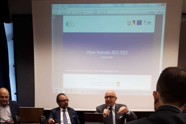 - RIPRODUZIONE RISERVATA