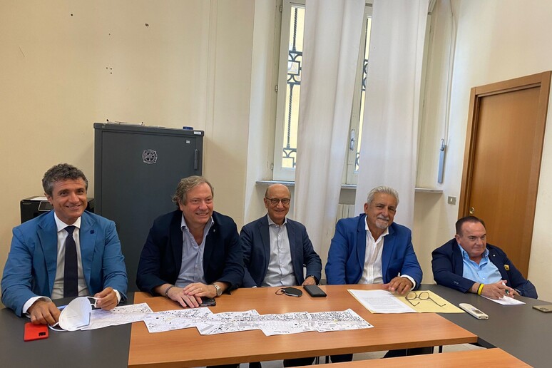 - RIPRODUZIONE RISERVATA