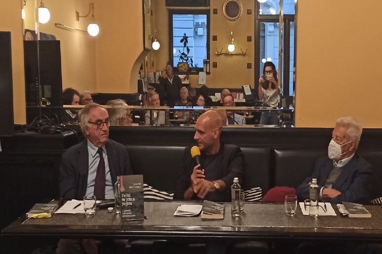 - RIPRODUZIONE RISERVATA