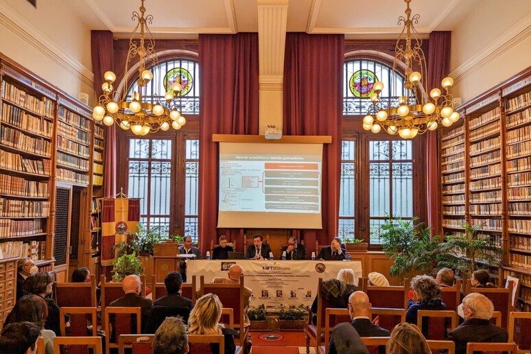 - RIPRODUZIONE RISERVATA